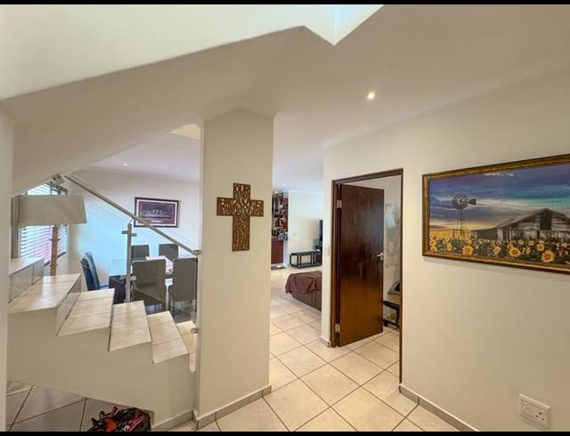 3 BEDROOM CLUSTER FOR SALE IN MIDSTREAM ESTATE